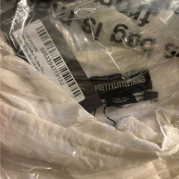 Prettylittlething Cream Textured Chiffon Tie Side Frilly Mini Skirt UK 8 US 4 - Picture 9 of 10